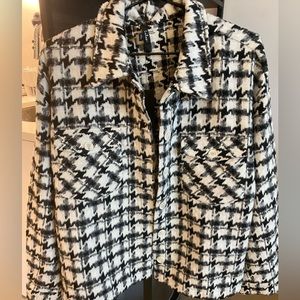 NWT Lulus Houndstooth jacket, size XL